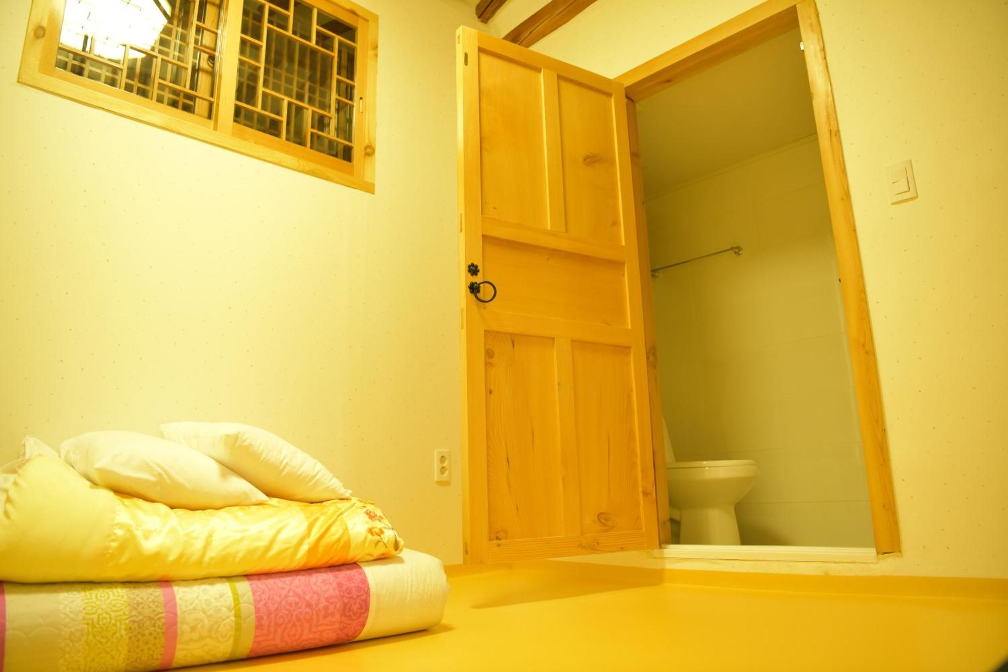 Bukchonae Hotel Seoul Room photo